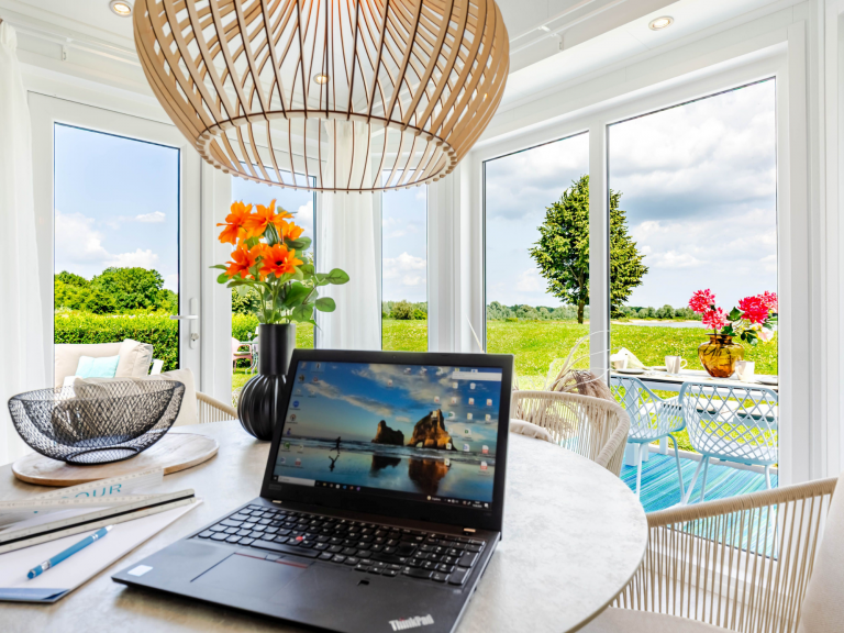 Arbeitsplatz mit Seeblick in der Strandperle
